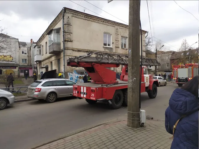 У центрі Луцька – пожежа через сковорідку (фото)