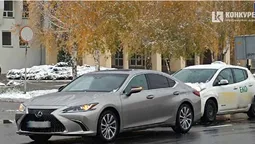 У центрі Луцька таксі «наздогнало» Lexus (фото)