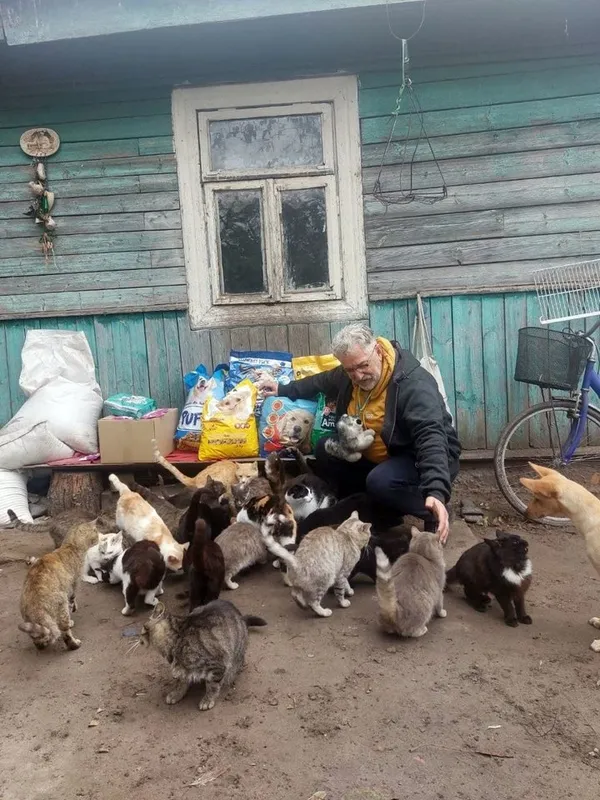 «Спокутую свій гріх»: волинянин п’ятий рік рятує тварин із прифронтових територій (фото)