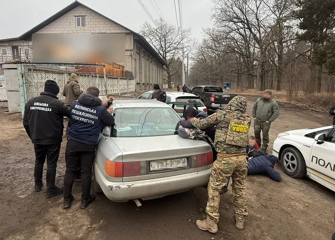 На Волині затримали рівнян, які переправляли ухилянтів за кордон (фото)