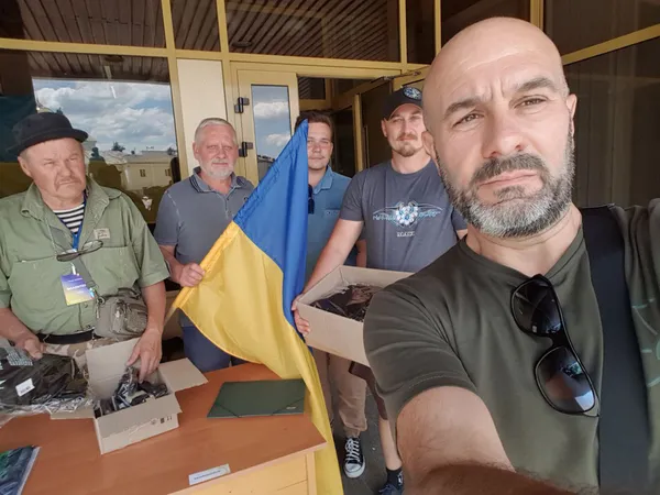 У Луцьку діти заробляють, збираючи гроші на ЗСУ: що з цим не так (фото, відео)