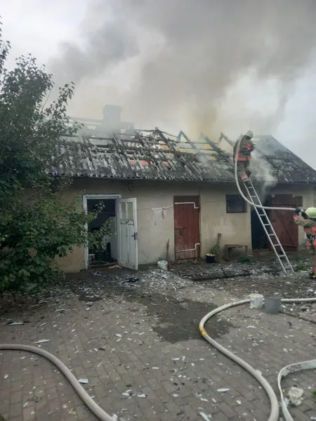 У Луцькому районі гасили серйозну пожежу: що горіло (фото)