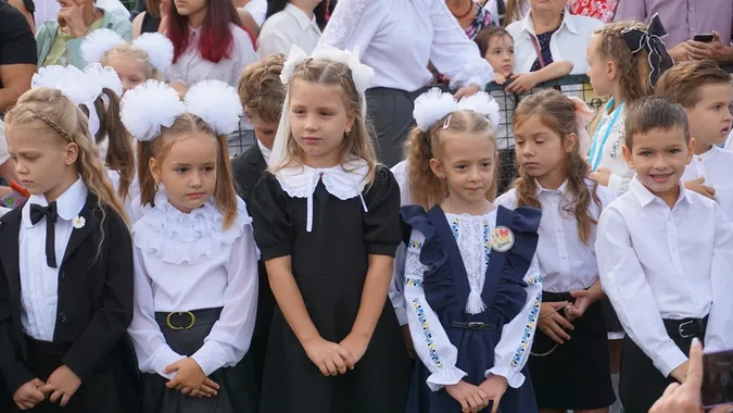 Як відзначили перший дзвоник у Луцькому ліцеї №9 (фото)
