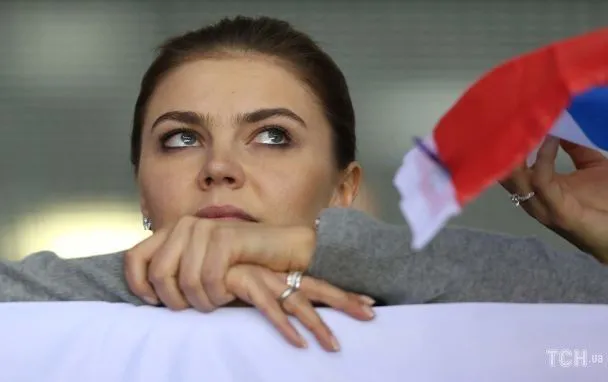 Не коханка, а «таємна дружина» путіна: Кабаєва багато років носить на пальці обручку, – ЗМІ