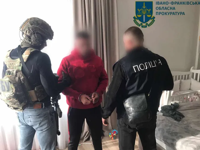 Рекетири під виглядом військових вимагали кошти у мешканців Волині (фото)