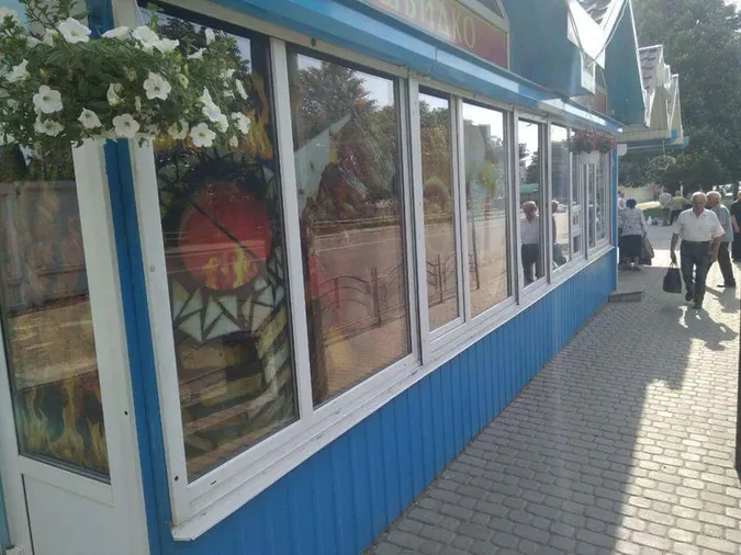 У Луцьку підприємців просять оновити й озеленити кіоски на зупинках