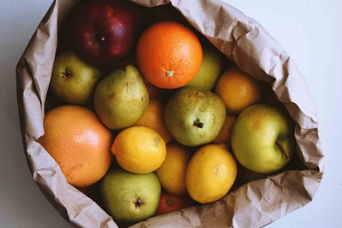Що буде, якщо з'їсти немиті фрукти чи овочі