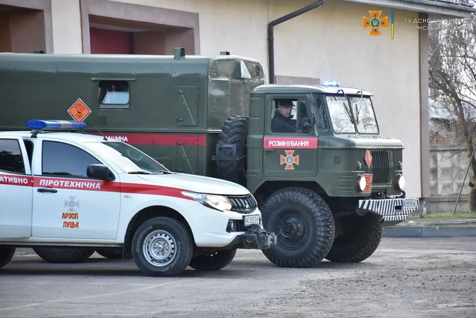 Волинські піротехніки вирушили розміновувати Чернігівщину (фото)