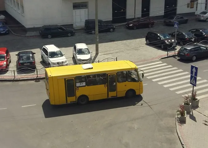 У Луцьку маршрутка не виходить на рейс?