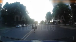 Вдень і вночі: у Луцьку відловлюють «безсмертних» пішоходів (відео)