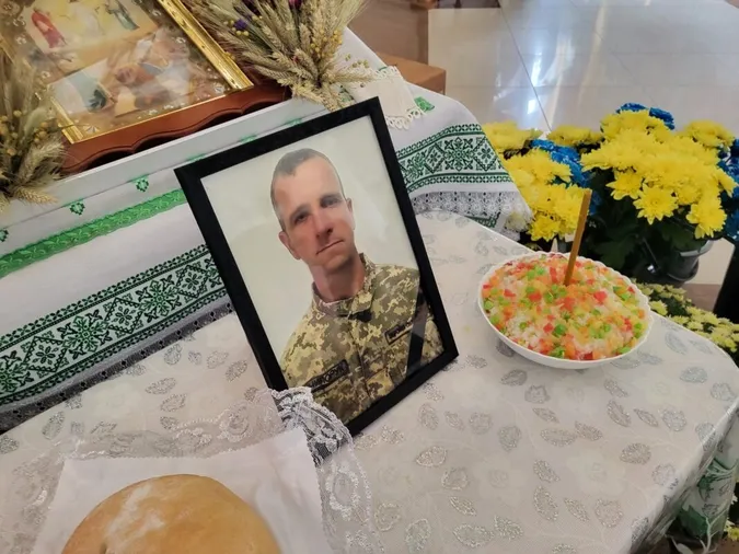 16 місяців очікувань: у Ковелі попрощалися із Захисником Русланом Нечипоруком (фото)