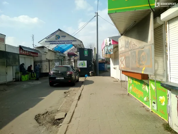 Безлюдна автостанція і «туси» в парку: як карантинить Луцьк 19 березня (фото)