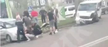 У Луцьку – аварія біля «OKKO»: водія довелося діставати із салону (відео)
