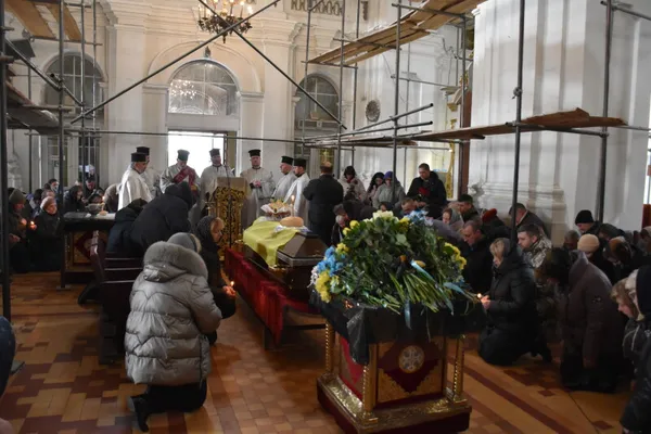 У Луцьку попрощалися з загиблим захисником Віталієм Шендриком (фото, відео)