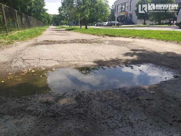 У Луцьку на Воїнів-афганців розпочали ремонтувати тротуар (фото)