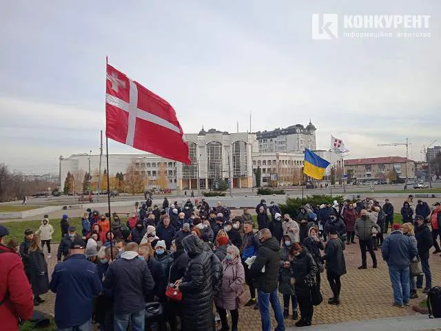 Під стінами Волинської ОДА мітингували підприємці: що вимагали (відео)