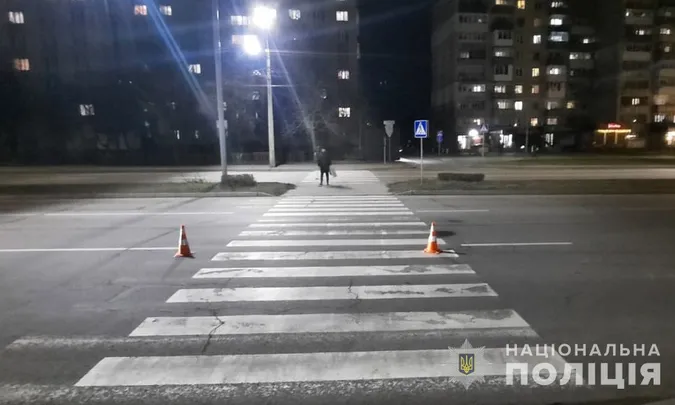 У Луцьку на переході під колеса авто потрапила 75-річна бабуся (фото)