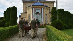 💔Луцька громада попрощалася з воїном Петром Назарчуком (фото)