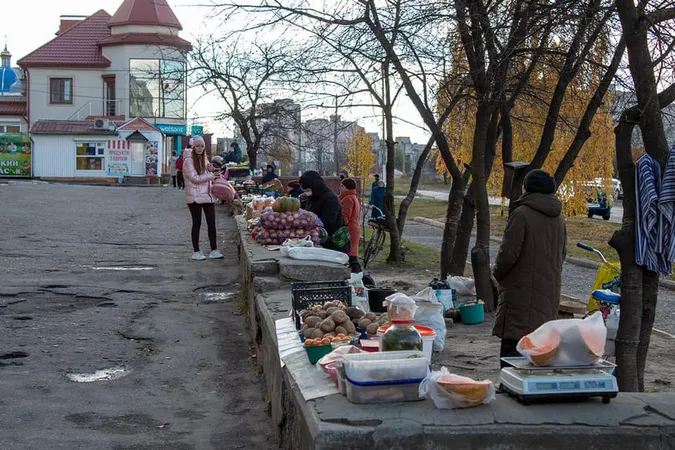 У Нововолинську замість стихійного ринку облаштують сучасний майданчик для торгівлі (фото)