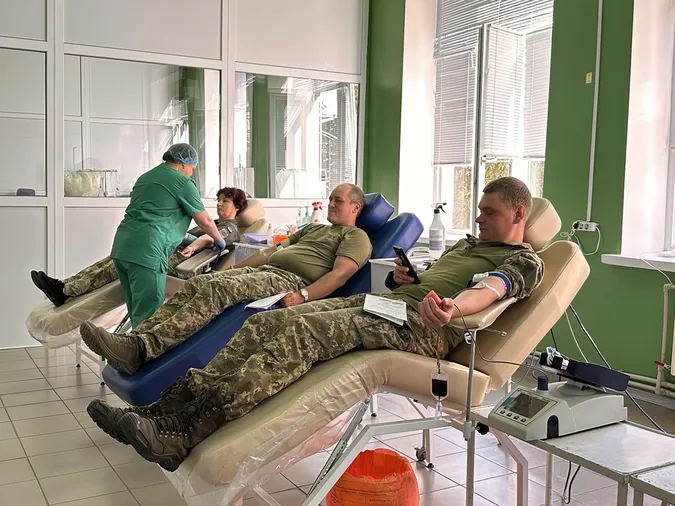 Волинські прикордонники здали понад 50 літрів крові (фото)