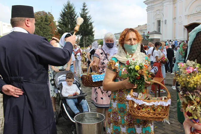 Як у Луцьку святкували Яблучний Спас (фото, відео)