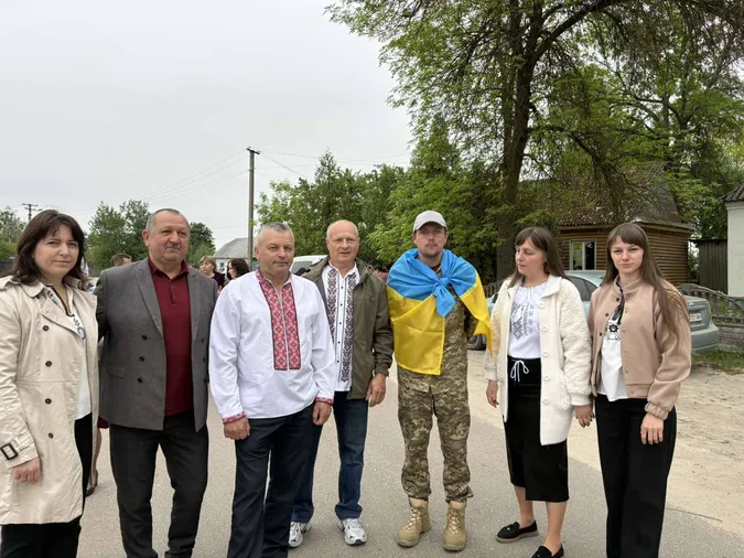 Сльози щастя і радість: удома зустріли звільненого з полону волинянина Андрія Войчука