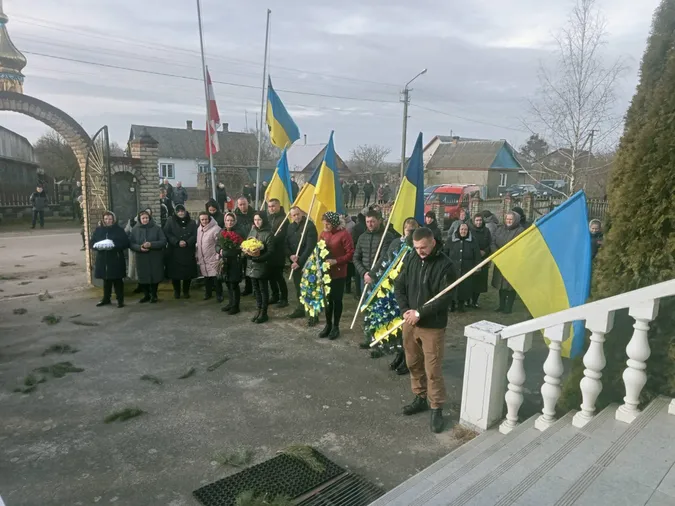 На Волині попрощалися із молодим воїном Андрієм Ковалем (фото)