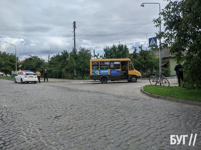 У Володимирі-Волинському маршрутка збила на переході велосипедиста (фото)