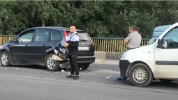 На виїзді з Луцька на мосту зіткнулись Fiat і Ford (фото)