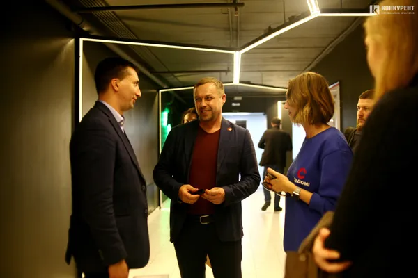 Ноутбуки з вами розмовлятимуть, – гендиректор Lenovo Україна розповів лучанам таємниці та дав прогнози (фото)