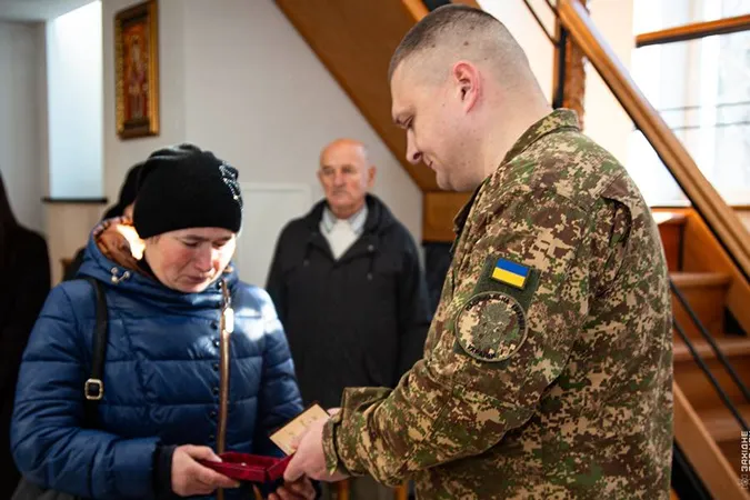 На Волині рідним полеглих гвардійців передали державні нагороди (фото)