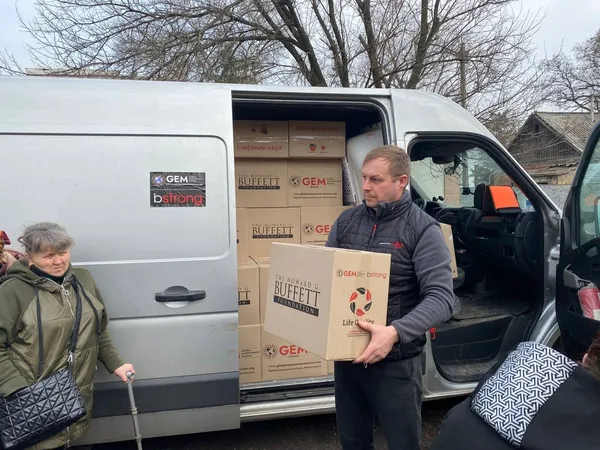 «Під звуки пострілів і вибухів»: луцькі волонтери привезли допомогу на Донеччину (фото, відео)
