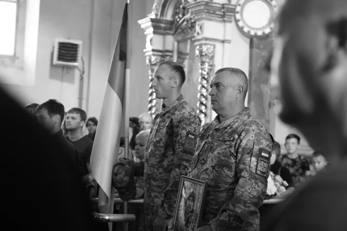 У Луцьку попрощалися із загиблим на Луганщині Романом Гаврилюком (фото)
