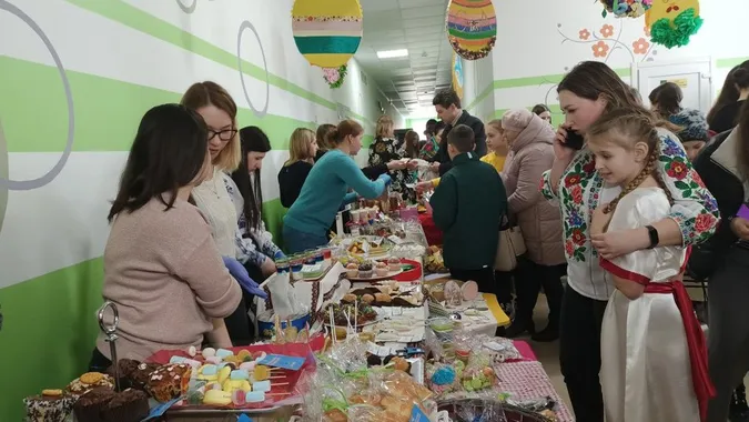 У луцькому ліцеї зібрали майже 200 тисяч гривень на антидронову рушницю для військових (відео)