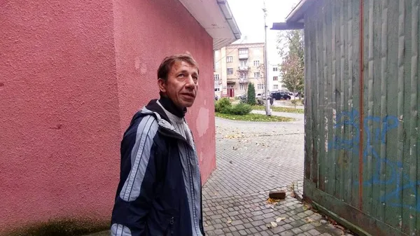 У Луцьку на проспекті Волі ремонтують аварійні балкони: скільки це коштує (відео)