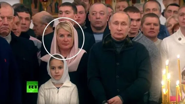 Путін вітав з Новим роком з підставними військовими (фото)