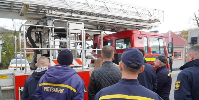 Волинські рятувальники отримали спецтехніку з Британії (фото)