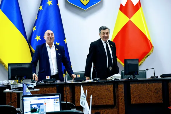 ...а потім ще й запросив долучитися колегу Миколу Дендіберіна