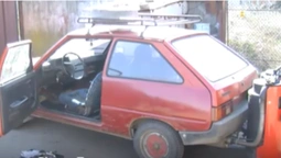 У Луцьку з'явилася «Таврія», яка їздить на дровах (відео)