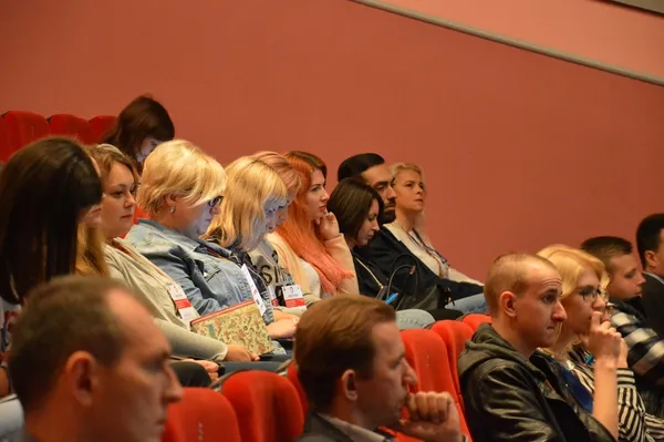 «Повільні» ЗМІ, блогери та лайфхаки журналістів: про що говорив West Media Forum