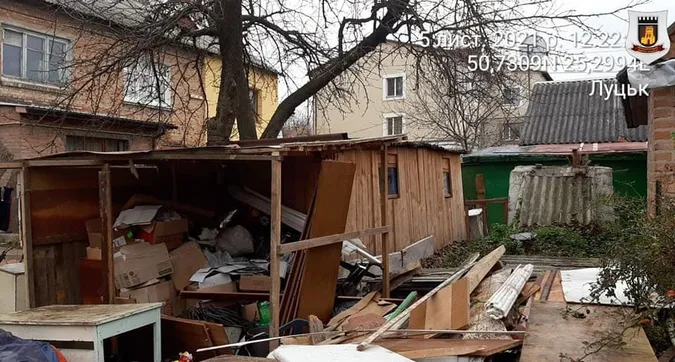 У Луцьку демонтують незаконні тимчасові споруди (адреси, фото)