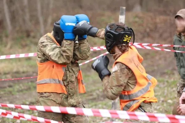 В Україні перша жінка пройшла спецкурс виживання ССО (фото)