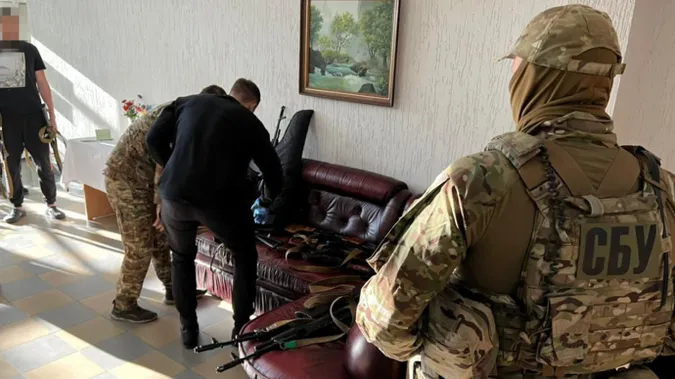 Викрили митників, які сприяли контрабанді осіб із санкційного списку РНБО