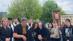 Зовсім юний: у Луцькому районі попрощалися із воїном Романом Романюком (фото)