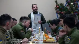 Зі смачними стравами та подарунками: як волинські прикордонники зустрічали Святвечір (фото)