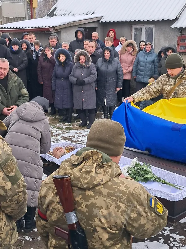На Волині попрощалися із загиблим воїном Андрієм Мисливчуком (фото)