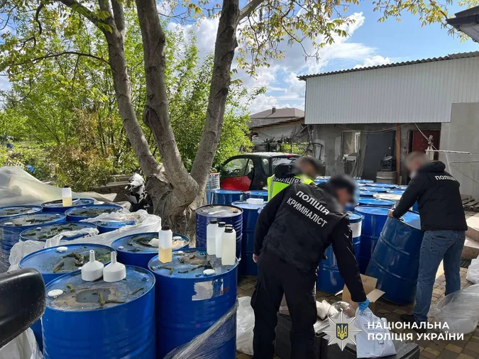 Одна із наймасштабніших спецоперацій: Нацполіція ліквідовує наркоосередки у 15 регіонах України (фото)