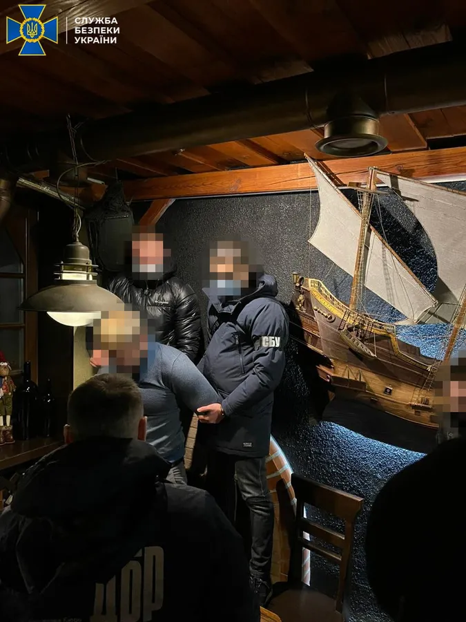 Затриманому на хабарі волинському податківцю повідомили про підозру (фото)