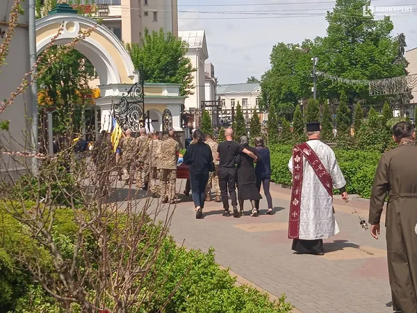 У Соборі Святої Трійці у Луцьку відспівали полеглого Героя Ігоря Дяченка (фото, відео)