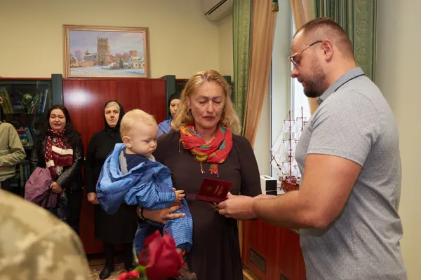 У Луцьку матерям загиблих Героїв вручили нагороди (фото)